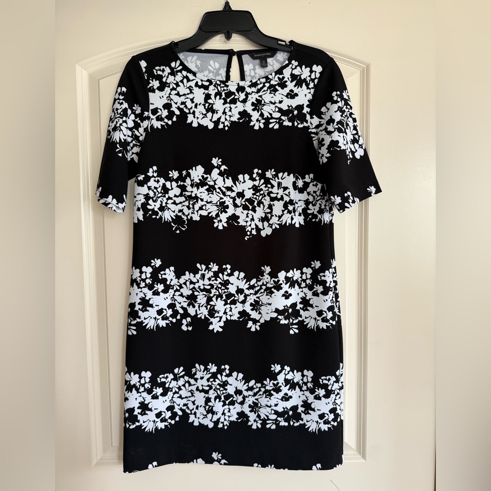 Banana Republic black & white Floral Dress - size 0